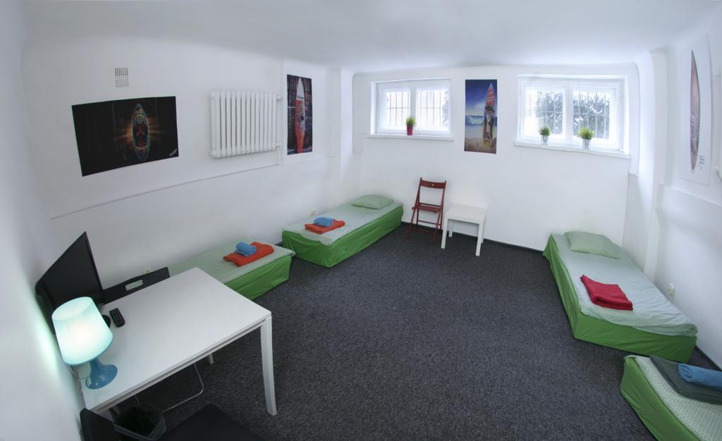 Wierzbno Hostel Warsaw Ngoại thất bức ảnh